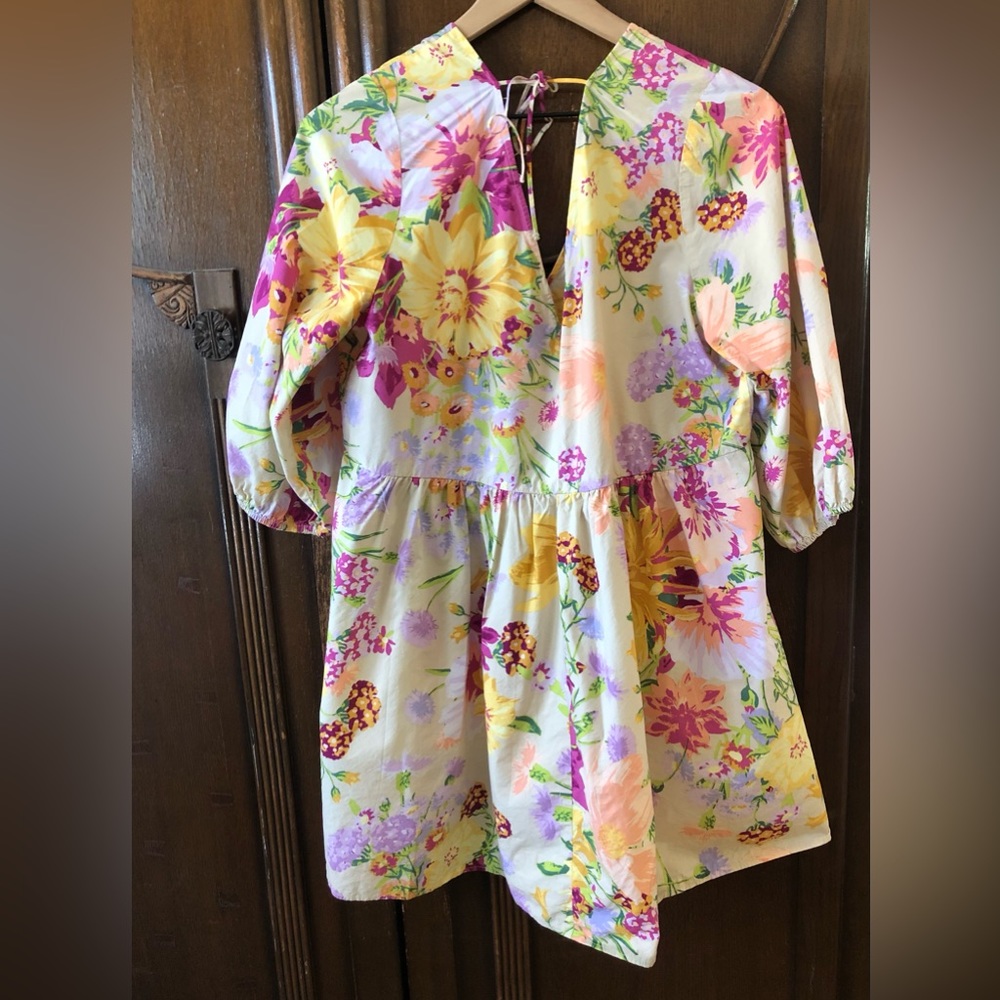 H &M floral mini dress v-neck puffy sleeves